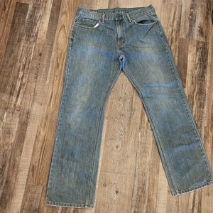 Levi Strass & Co. 559